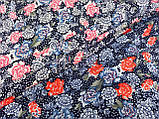 Віскоза стрейч принтована, рожеві квіточки і дрібний горох на темно синьому фоні. (ширина 1,70м) №818, фото 6