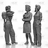 Пластикова модель 1/32 ICM 32108 Жінки-пілоти на службі ВПС США (1943-1945) (3 фігури), фото 3