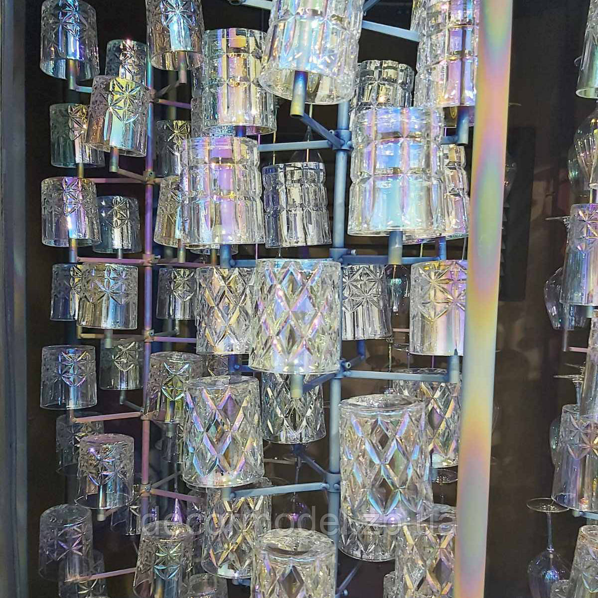 Металізація скла, склотари (нанесення декоративного металевого покриття на скло, ПВД покриття)