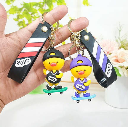 Брелок на рюкзак, ключі Каченя на скейті в Чорній Одягі, фото 2