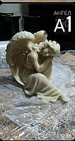 Скульптура ангела з литтявого мармуру No1