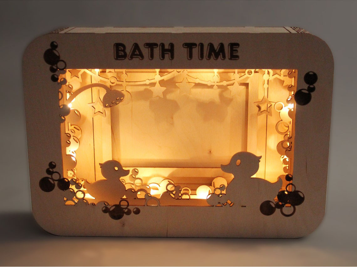 Дитячий світильник-нічник із дерева "Bath Time"