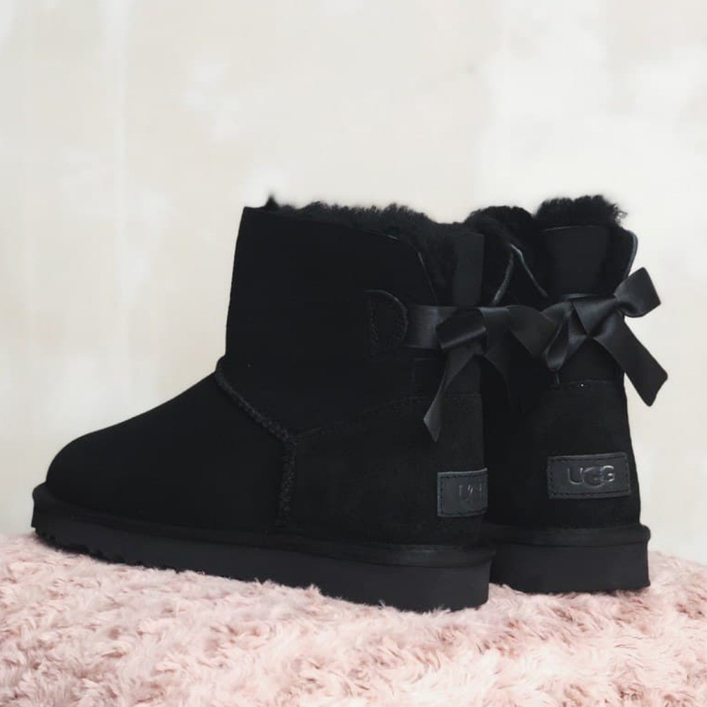 Уги жіночі UGG Mini Bailey Bow Black чорні мінітривалі натуральний замш на хутрі зі стрічками, фото 1