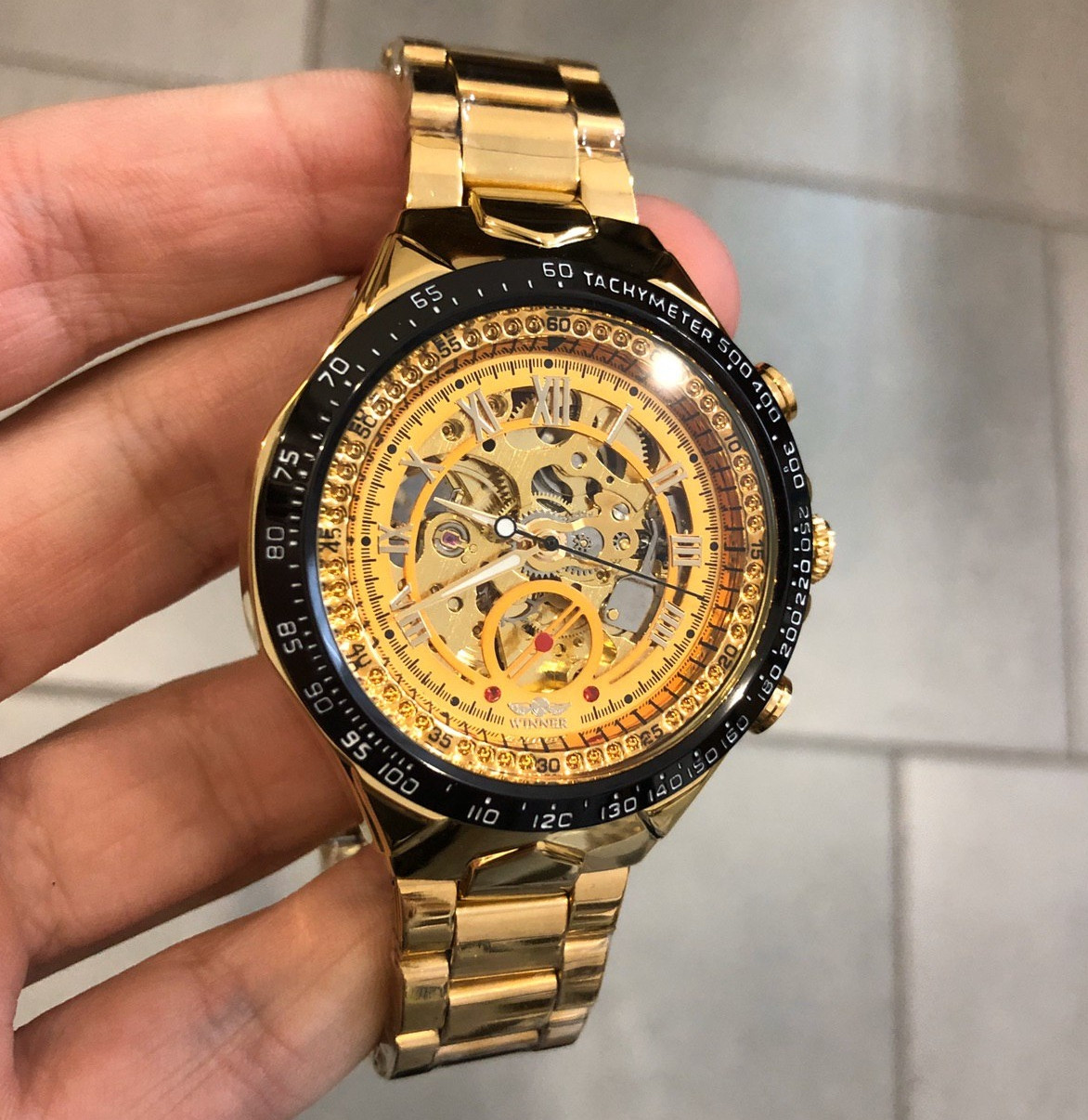 Winner 8067 Gold-Black-Gold Red Cristal