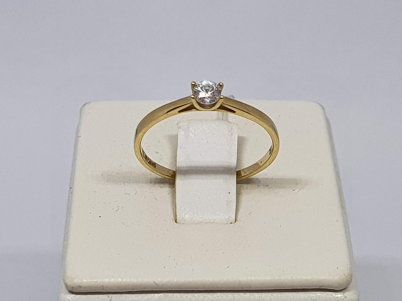 Золота каблучка на заручини з фіанітом. КВ1126ЛИ 17,5