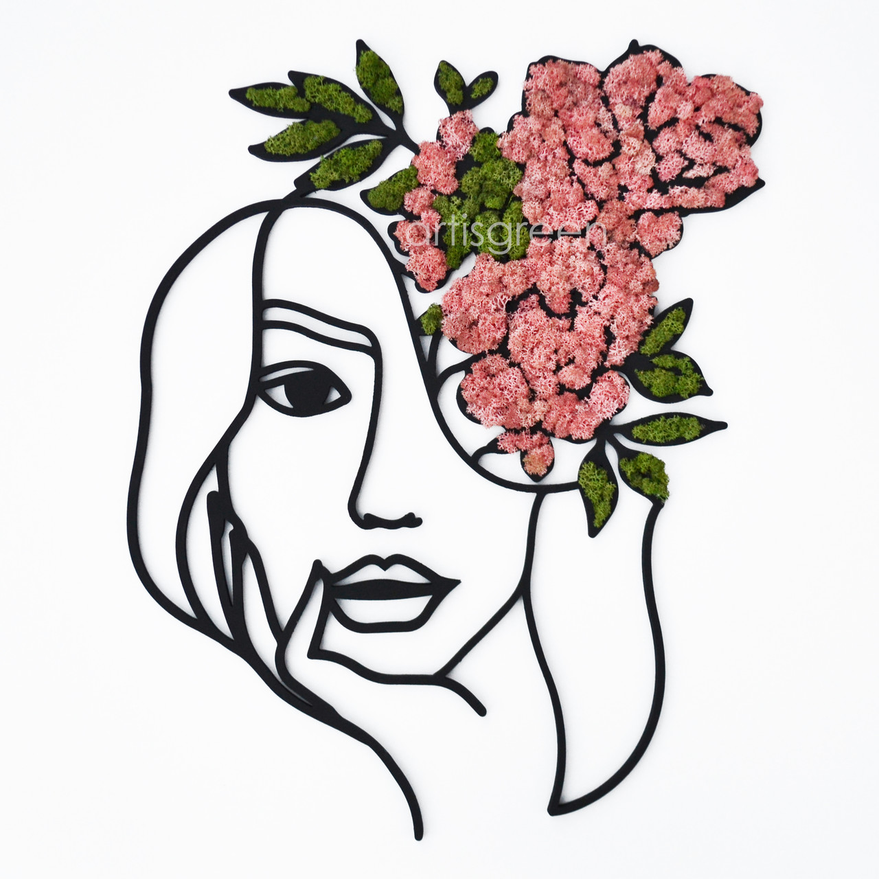 Панно для інтер'єрного декору з моху «Дівчина з квітами»