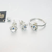 Комплект украшений из серебра Цветы с изумрудными фианитами кольцо серьги