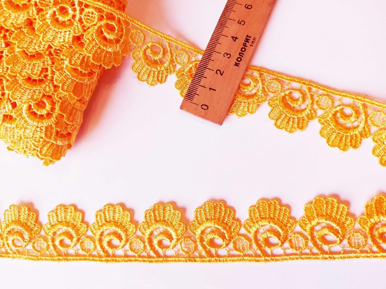 Мереживо макраме на метраж  жовто-оранживе  2,5-3 см.  Тайланд. Ціна за 1 метр
