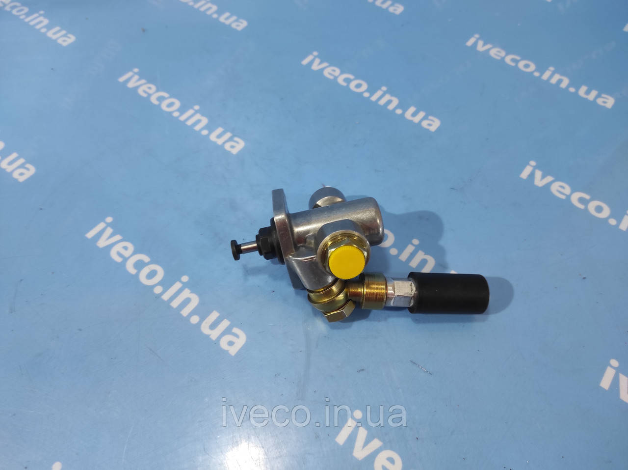 Паливний насос ручної підкачки MAN E2000 F2000 F90 G90 L2000 51121017081 51121017106 AUG71542