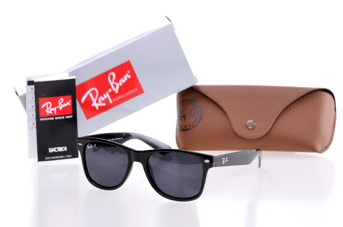Сонцезахисні окуляри Ray Ban Вайфаер, чорні з поляризацією 2140-901p