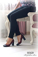 Модель "Агата-Л" изготовлена из замши "бархат" и кожи "лак черный" на черной подошве.