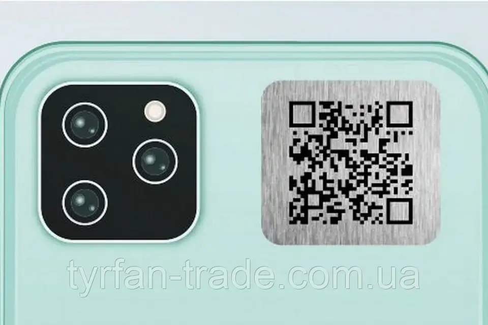 Металева наклейка на чохол стільникового телефона з QR-кодом