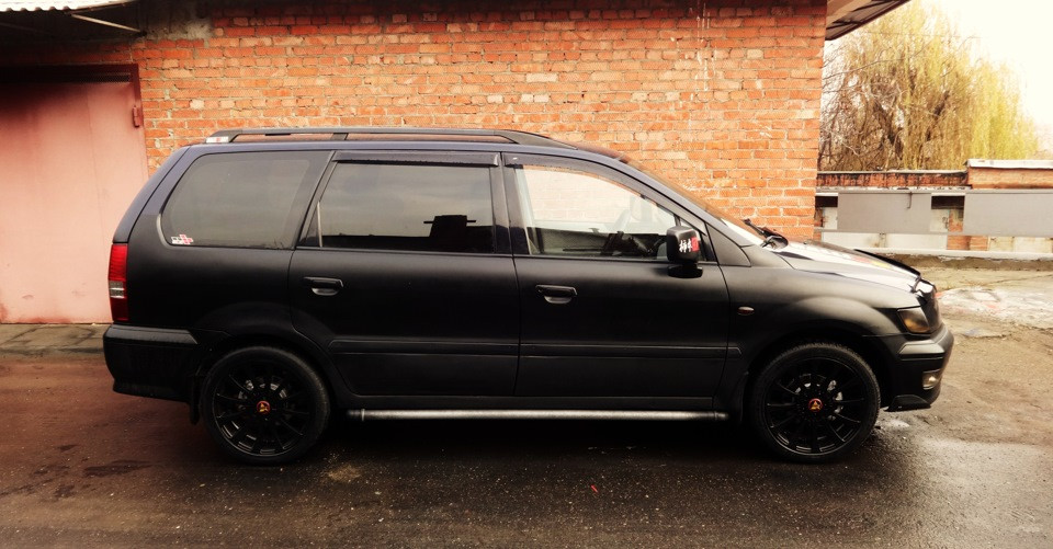 Дефлектори вікон (вітровики) MITSUBISHI Space Wagon III 1998-2004/Chariot Grandis 1997-2002 Cobra tuning