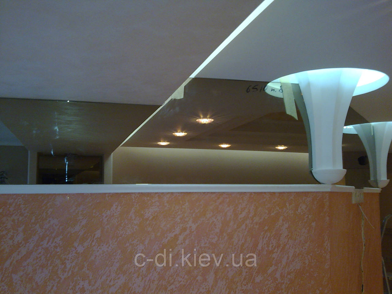 Обшивка стін склом, дзеркалами, скляний фартух на робочу стінку кухні, фото 1