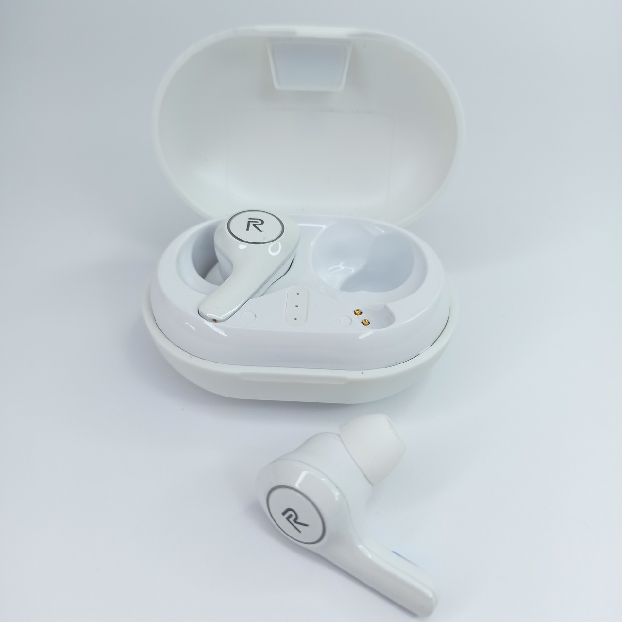 Бездротові вакуумні навушники-гарнітура з мікрофоном в кейсі Realme TWS-Z6 Bluetooth Білий