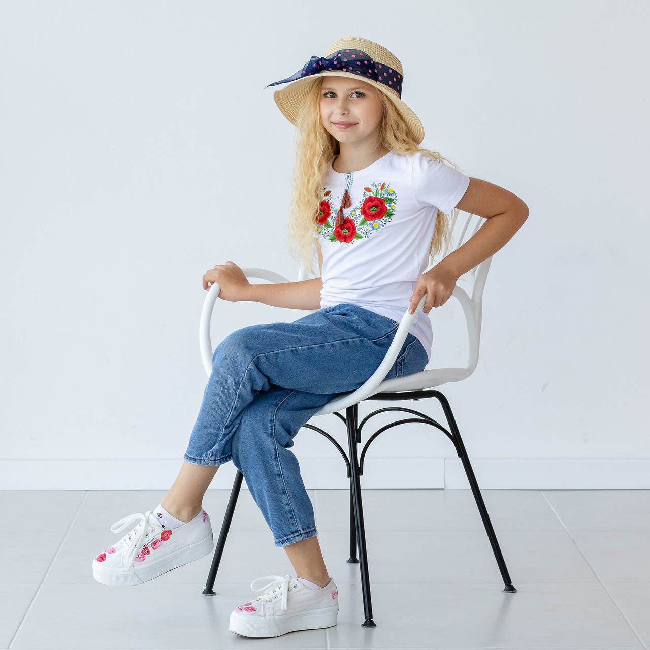 Біла футболка для дівчинки Маків Цвіт 140