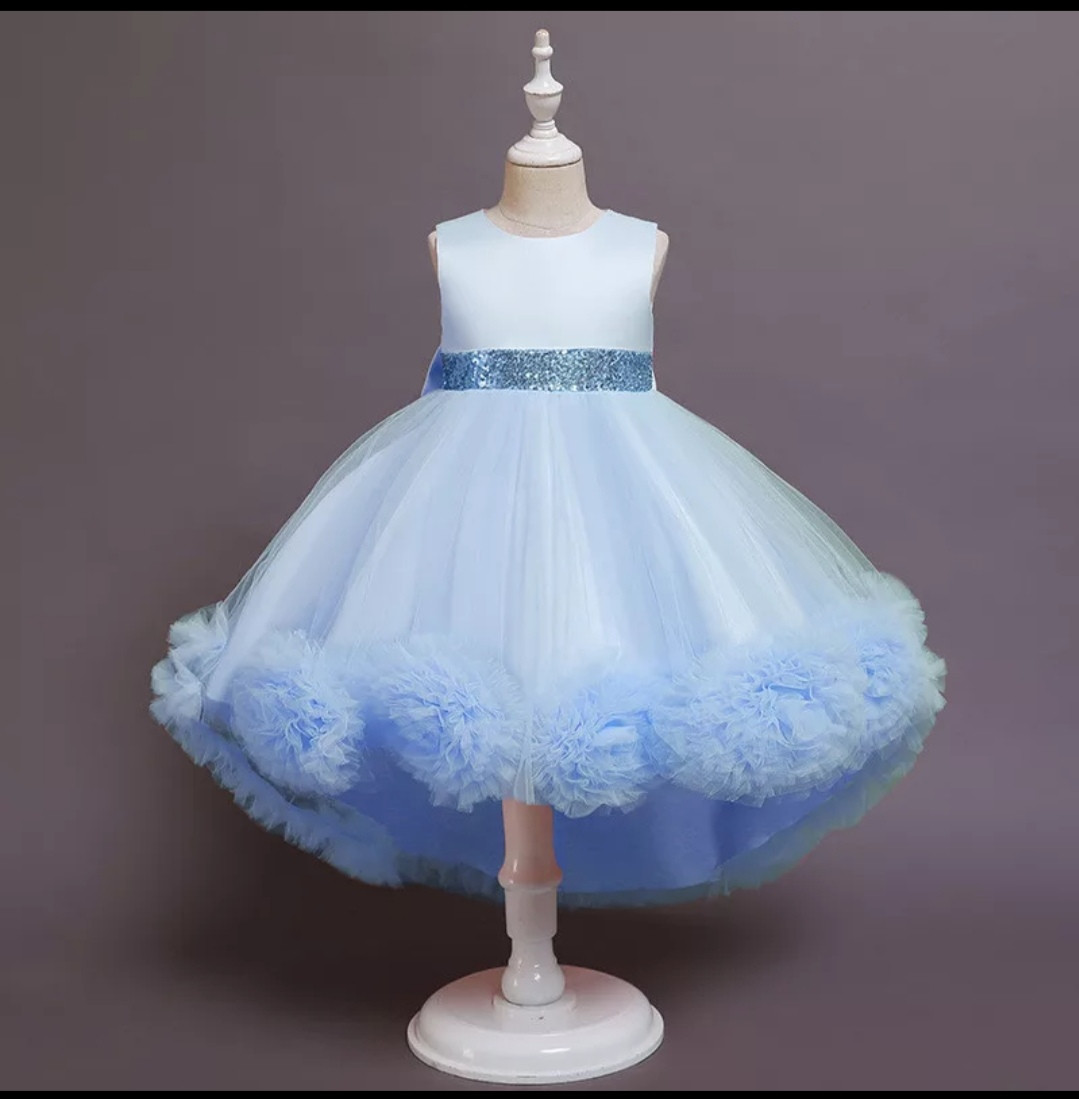 Платья голубое каскадноеBlue cascading dresses