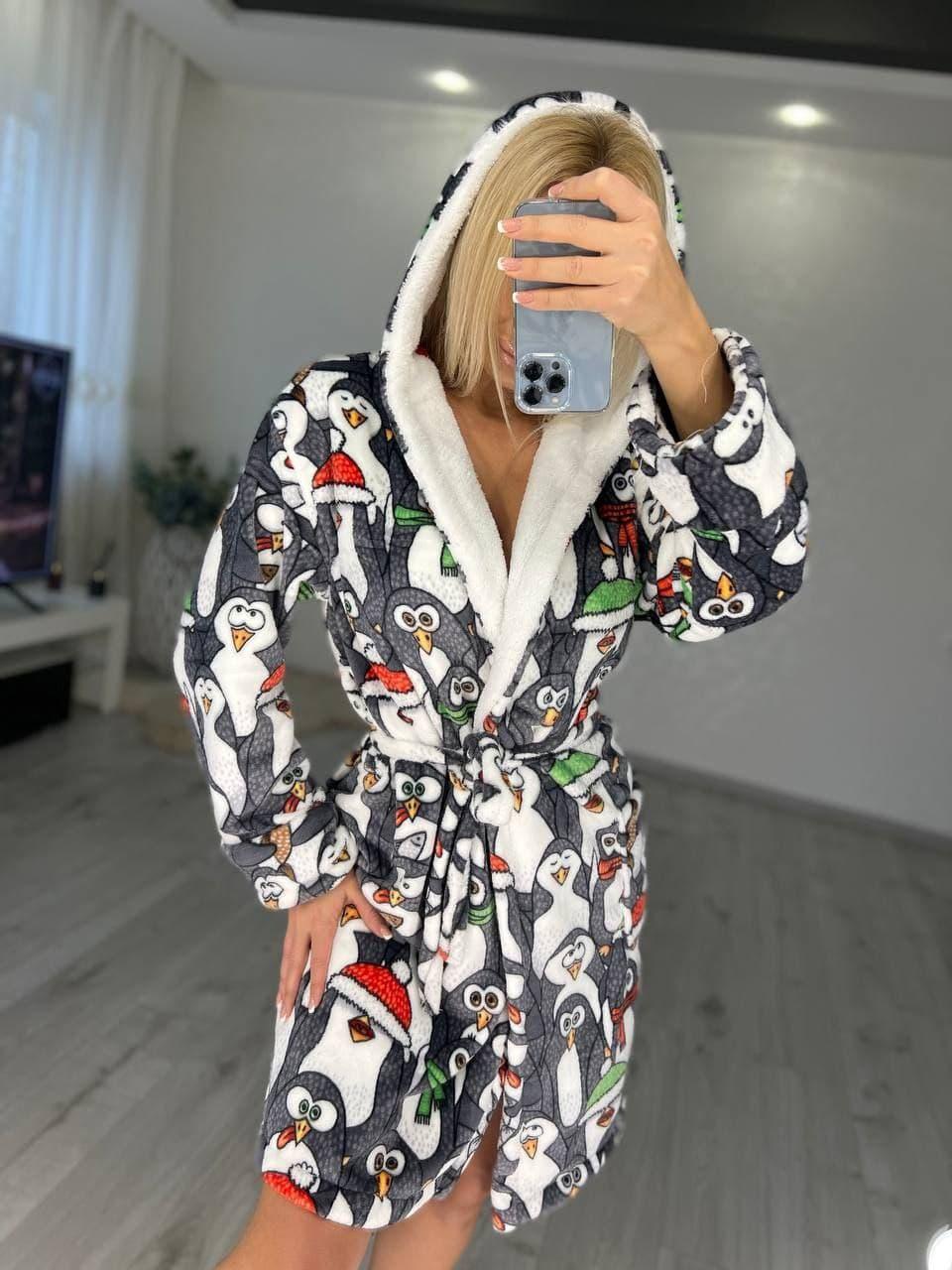 Теплий жіночий короткий халат із пінгвінами та білою облямівкою, фото 1