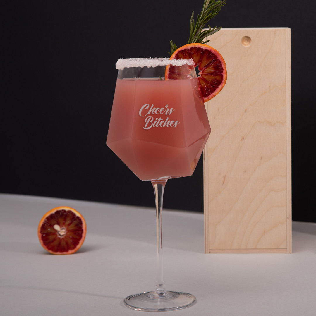 Келих діамант "Cheers Bitches" на ніжці