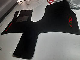 Килимки на Peugeot 807