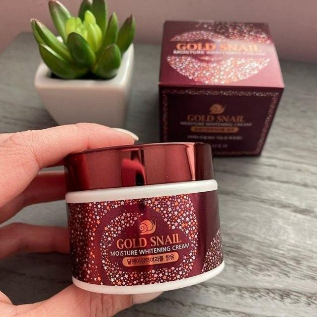 Освітлювальний крем для обличчя з равликовим фільтратом ENOUGH Gold Snail Moisture Whitening Cream — 50 мл