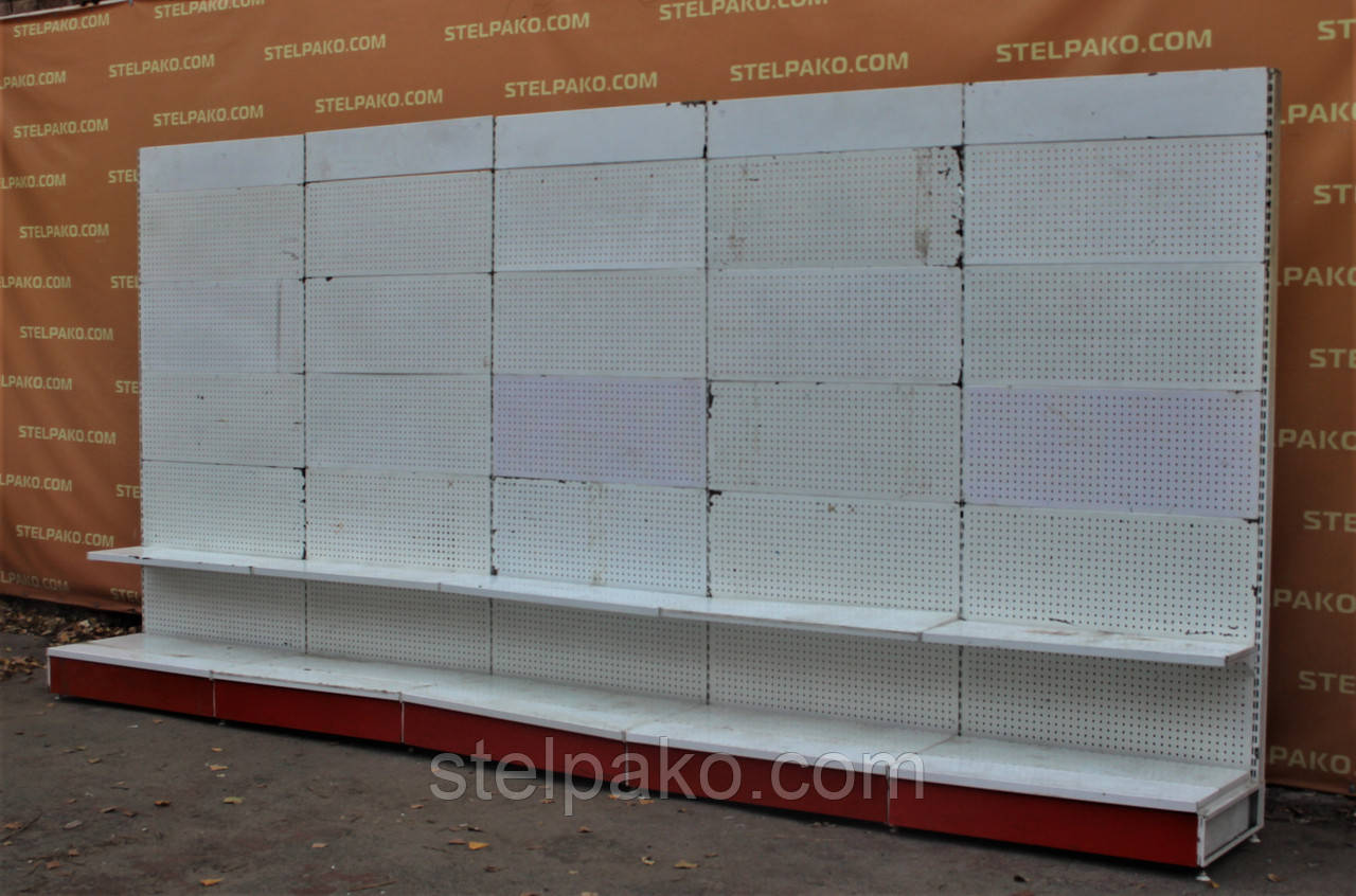 Ряд торгових перфорованих стелажів «РЕГАЛС» 230х490 см., подіум 50 см, Б/у, фото 1