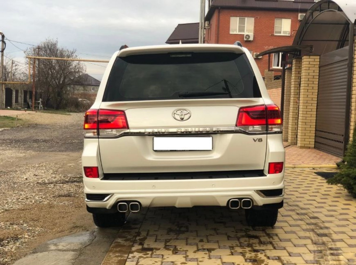Спідниця заднього бампера Modellista Toyota Land Cruiser 200 2015 - під 2 насадки вихлопної, колір чорний
