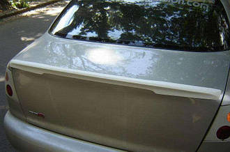 Спойлер багажника з вирізом качиний хвостик Daewoo Lanos/Sens седан 1998+ г. Ланос