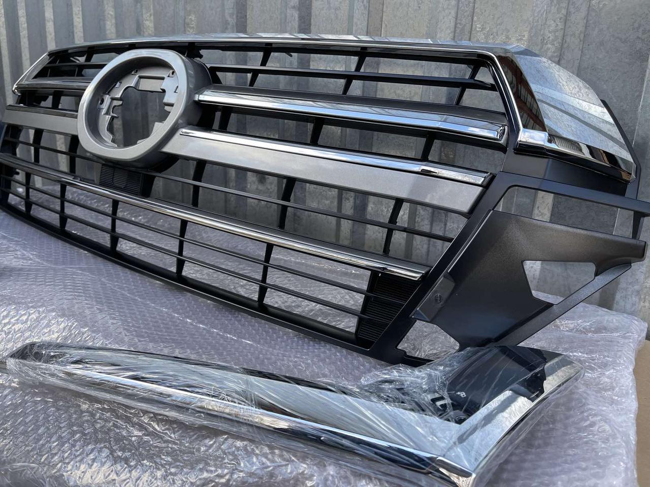 Решітка радіатора Toyota Land Cruiser 200 2016+