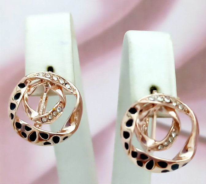 Сережки булатні з фіанітами.(англійська застібка) Висота сережки 1,8 см ширина 16 мм.