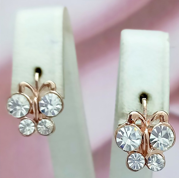 Сережки булатні з фіанітами.(англійська застібка) Висота сережки 1,8 см ширина 16 мм.