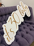 Напис It`s 30 baby Manific Decor із дзеркального пластику на стіну до дня народження на білій основі Золотий Ширина напису – 90 см, фото 3