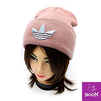 Жіноча шапка рожева з логотипом Адідас на зиму/осінь, тепла в'язана шапка Adidas пудра з відворотом
