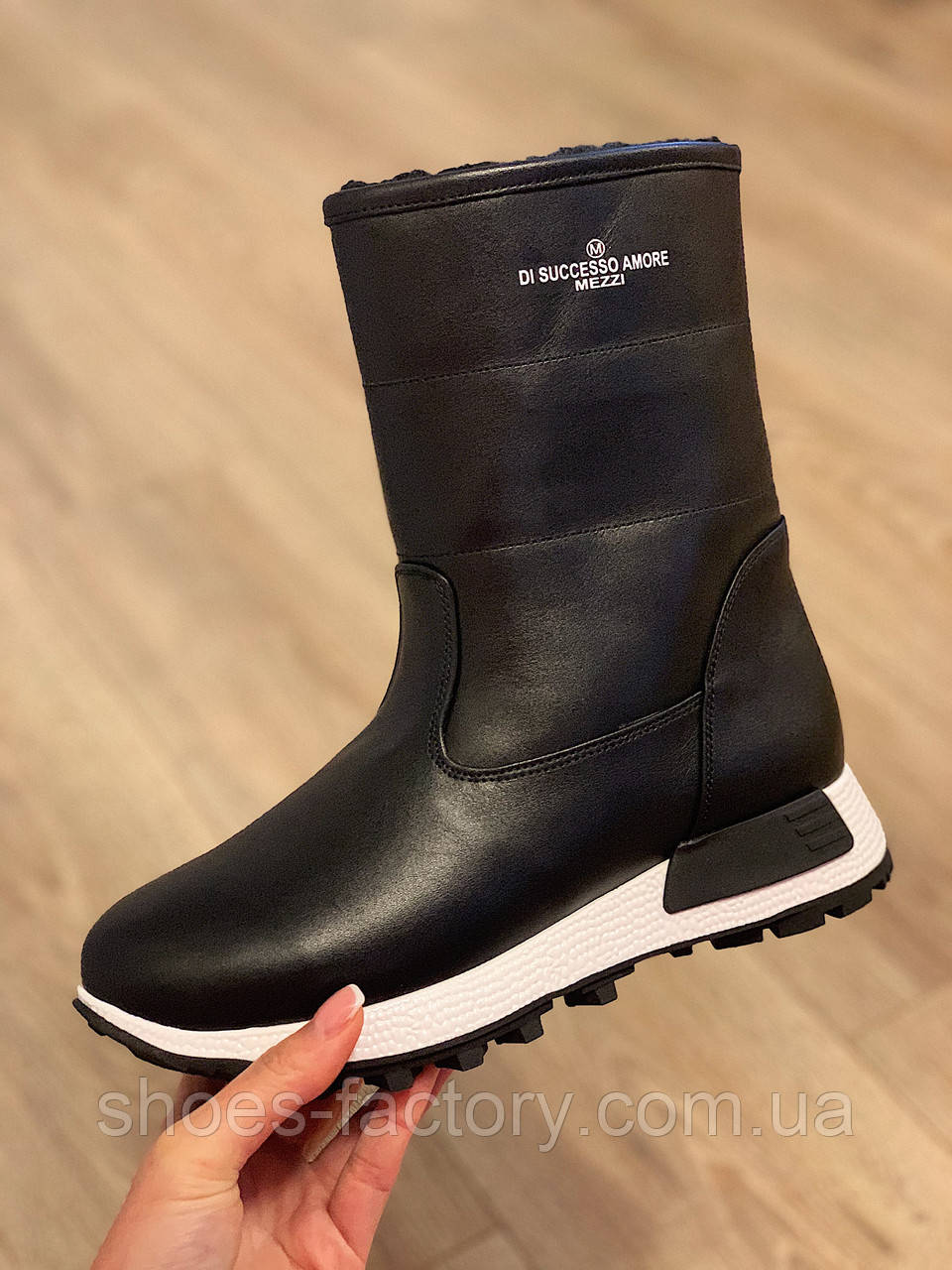 Зимові чоботи жіночі шкіряні 37р.