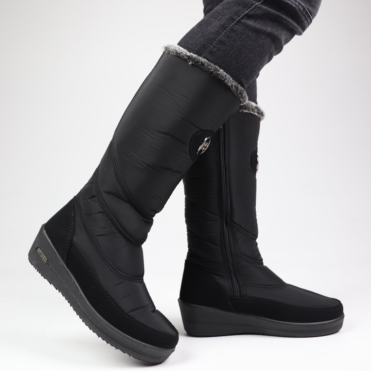 Чоботи жіночі зимові дутіки хутряні чорні