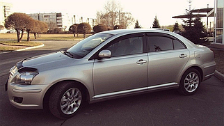 Дефлектори вікон, вітровики на Toyota Avensis седан 2003-2009 (скотч) AV-Tuning