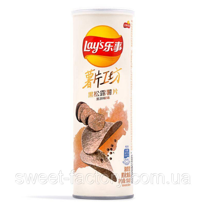 Чипсы Lays Black Truffle Potato Chips Black Pepper 104g продажа, цена