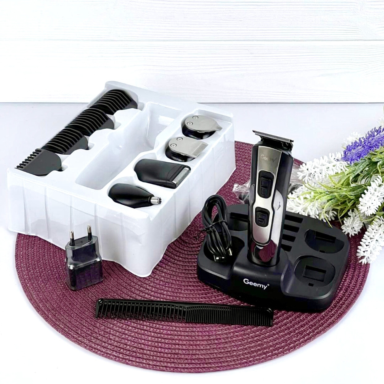 Машинка для стрижки волосся голови, вусів і бороди з підставкою Gemei GM-592 Електрична бритва тример швейер, фото 1