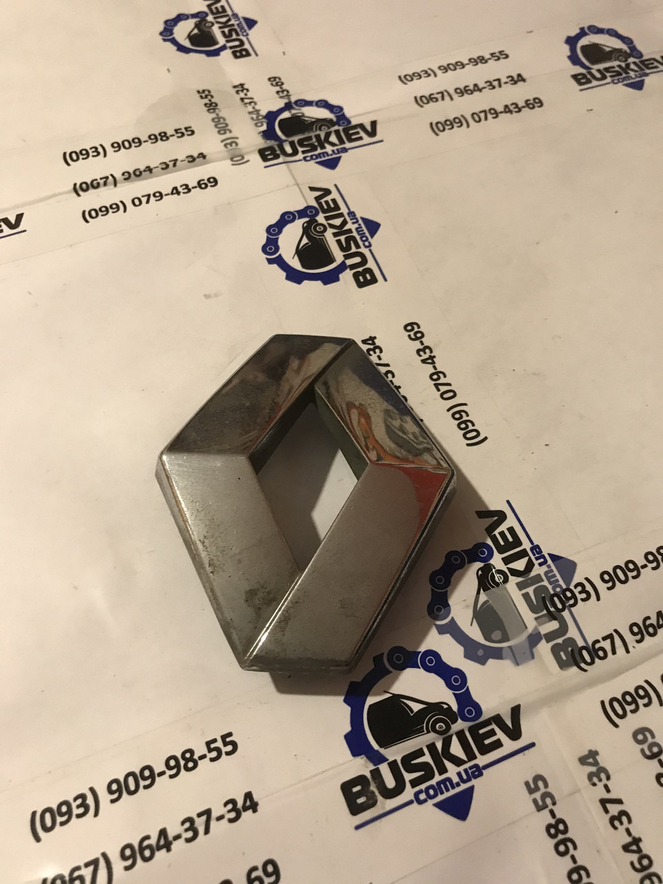 Передня емблема Renault Laguna з 2001-2008 рік 8200027424