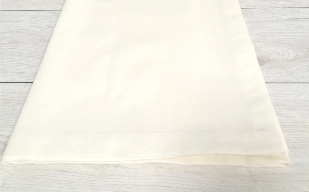 Базова скатертина з водовідштовхуючої тканини молочного кольору 120*200 см