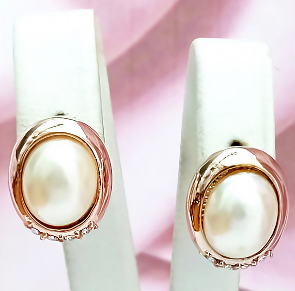 Сережки гвоздики булатні з фіанітами і перлами Довжина сережки 2,5 см Ширина 13 мм.