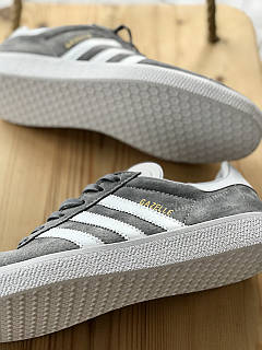 Adidas gazelle gris hombre baratas 2025