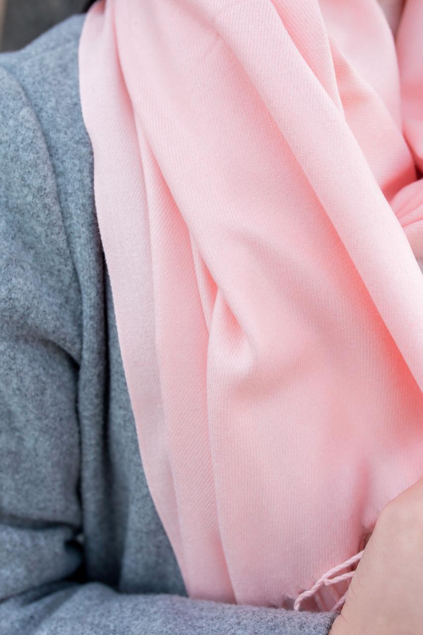 Палантин однотонный кашемировый женский с бахромой качественный красивый розового цвета - фото 8 - id-p1516578004