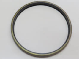 82920195 (126628, 157-0744, 42T-23-H0P45) Сальник CNH