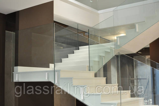 Огородження сходів з скла