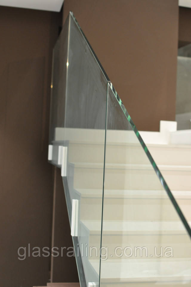 Огородження сходів з скла