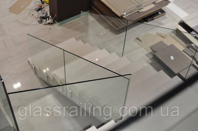 Огородження сходів з скла