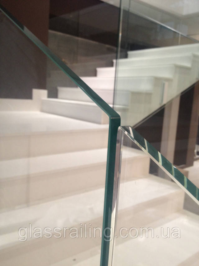 Огородження сходів з скла