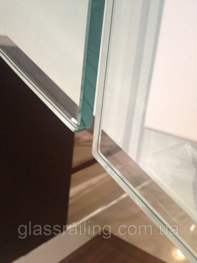 Огородження сходів з скла