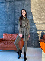 Костюм замшевий лосини висока талія й піджак із кишенями та поясом, фото 5